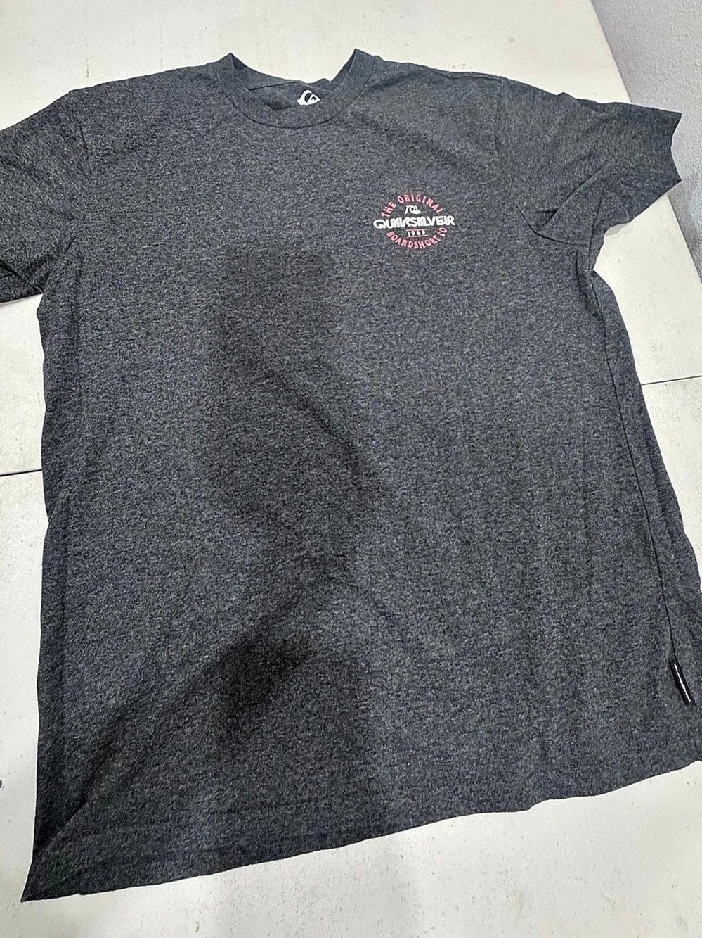 Quiksilver Men's Gray Graphic Short Sleeve Tee